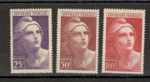 FRANCE - 3 MNH STAMPS - Mi.No. 704*06 - 1945.