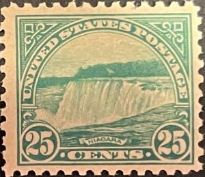 US #568 25c Niagara Falls VF MNH