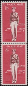 US C68 Airmail Amelia Earhart 8c vert pair (2 stamps) MNH 1963