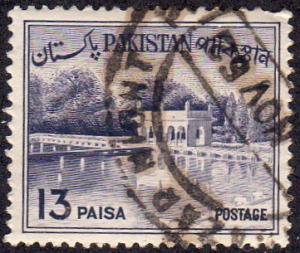 Pakistan 135 - Used - 13p Shalimar Gardens (Lahore) (1961) (1)