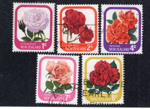 New Zealand 1975-76 1c to 8c Flowers, Scott 584-585, 587, 590-591 used