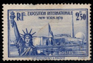 FRANCE Scott 373,  Statue of Liberty New York 1939 expo No Gum short perf at top