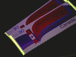 Canada 2 DIFFERENT PAPERS SCOTT 916 (DF), 916i (LF) VF MINT NH (BS9665)