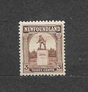 CANADA-NEWFOUNDLAND-Sc#133, 1923, MLH, VF,  WAR MEMORIAL.