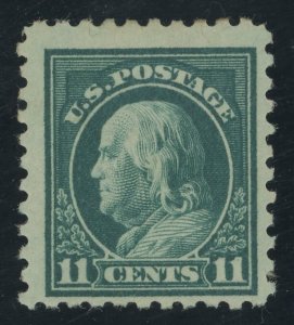 USA 473 - 11 cent Franklin perf 10 Unwmk - F/VF Mint hinged