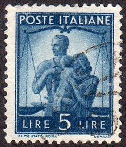 Italy 472 - Used - 5L United Family /Scales (1945) (1)