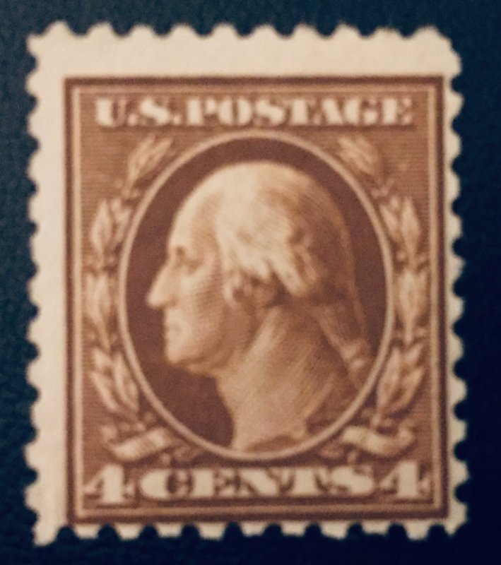 United States #465  4¢ Washington (1916).  Unused.  Light hinge.