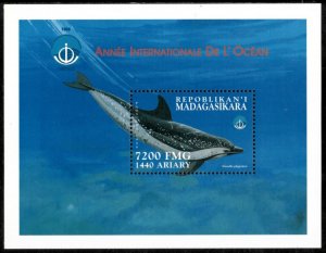 Madagascar 1999 - Ocean Year Dolphins - Souvenir Stamp Sheet - Scott #1425 - MNH