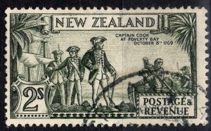 1935 New Zealand Scott #- 197 2 Shillings Captain Cook at Poverty Bay Used