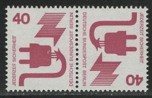 Germany Berlin Scott # 9N321 (2), mint nh, tete beche, Mi # K7