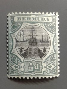 Bermuda 32 F-VF MHR. Scott $ 24.00