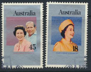 Australia SG  645 - 646  Used  Silver Jubilee 