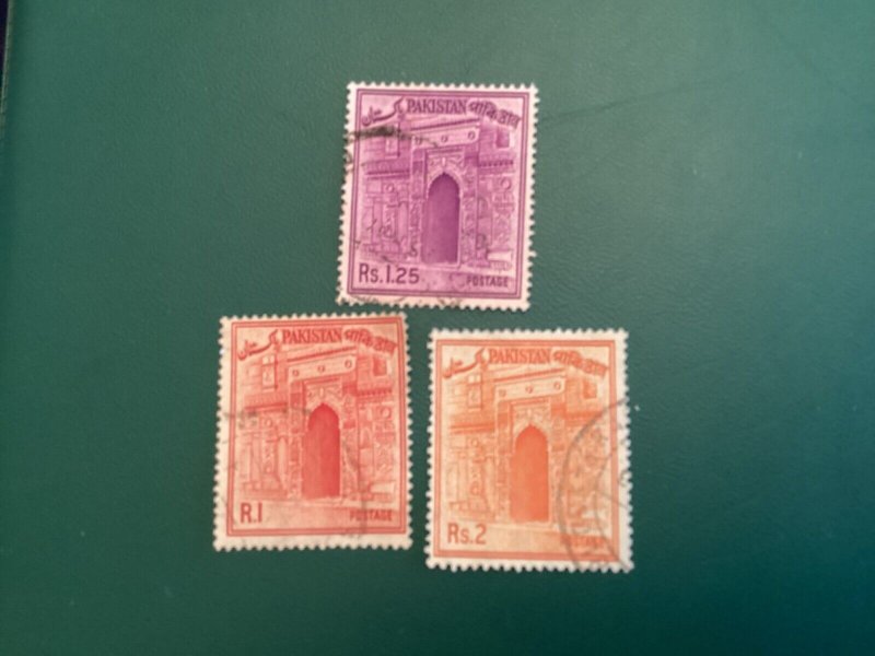 ICOLLECTZONE Pakistan 141-143 VF Used