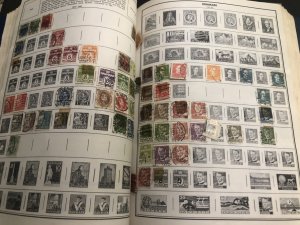 STATESMAN DELUXE STAMP ALBUM Lots Of Nice Stamps Might Find Some Gems