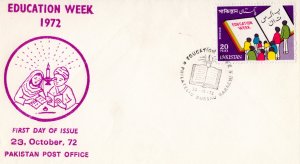 Pakistan 1972 Sc#334 EDUCATION WEEK GIANT BOOK AND CHILDREN Single FDC