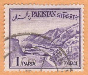 PAKISTAN STAMP 1961 SCOTT # 129. USED. TYPE I. # 1