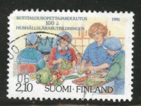 FINLAND SUOMI Scott 847 used 1991 Home Economics stamp