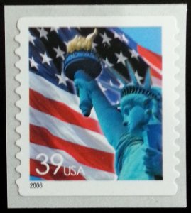 2006 39c Statue of Liberty & Flag, Coil, SA Scott 3980 Mint F/VF NH