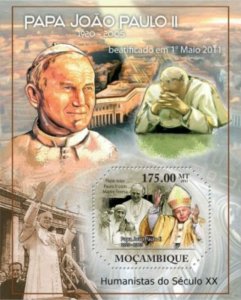 Mozambique 2011 Pope John Paul II Souvenir Sheet Scott #2295 13A-612