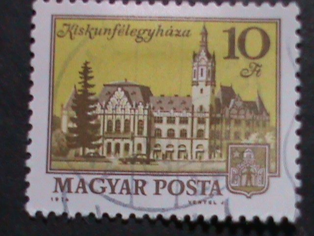 ​HUNGARY-SET OF 8 FAMOUS BUILDING IN HENGARY USE STAMPS VERY FINE