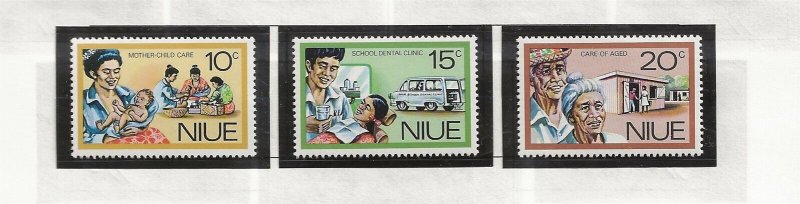 NIUE Sc 196-8 NH issue of 1977 - SERVICES