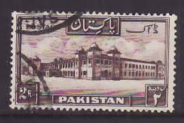 Pakistan-Sc #39a- id5-used-2r dk brown Karachi Airport-1954-perf 13&1/2 -