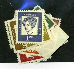 824-39   Complete Set - Mint - NH - CV $7.65