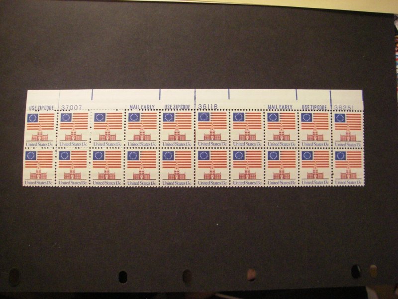 Scott 1622, 13c Flag over Independence Hall, PB20 top/bottom, MNH Regular Beauty