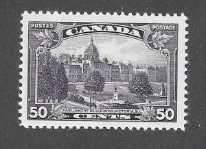 Canada. Scott #226  Mint LH Scott CV $27.50