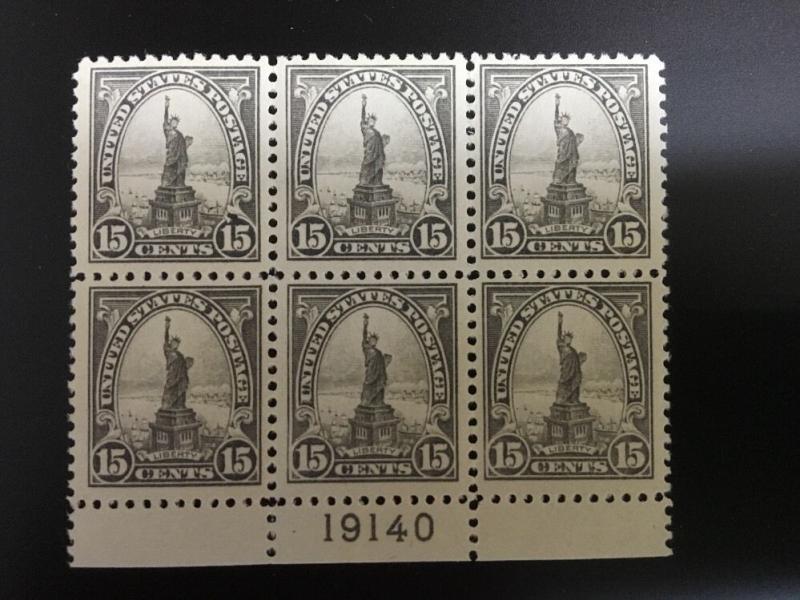 566 Plate Block Of 6.  Mint LH On The Upper Middle Stamp. Very Well Centered.