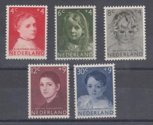 Netherlands Sc B316-B320 MNH. 1957 Child Welfare cplt F-VF
