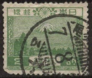 Japan 194 (used, bent corner) 2s Mt Fuji, green (1927)