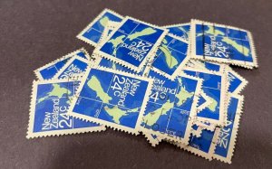~~VINTAGE TREASURES~~ (50% of sale is donated) -(10 stamps)- : New Zealand Stamp