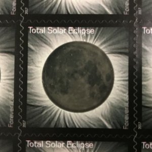 5211    Total Eclipse of the Sun    MNH Forever sheet of 16   FV 8.80    In 2017