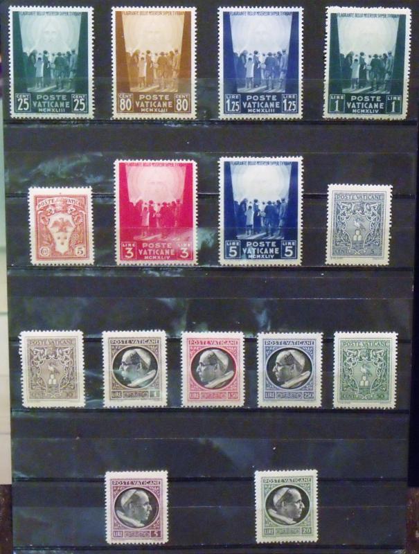 VATICAN CITY - Mint Hinged   Scott # 19, 84-86, 91-105, 110-21      C.V.$ 7.75