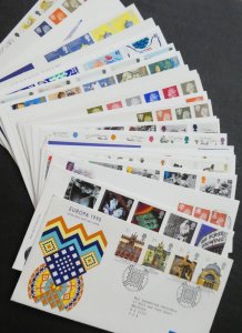 EDW1949SELL : GREAT BRITAIN Clean collection of 350-400 modern First Day Covers.