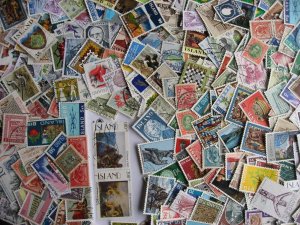 Iceland elusive mixture of 300 (duplicates, mixed condition) 