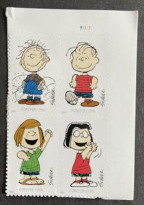 US 2022 Charles Schulz Peanuts #5726 plt blk of 4 mint