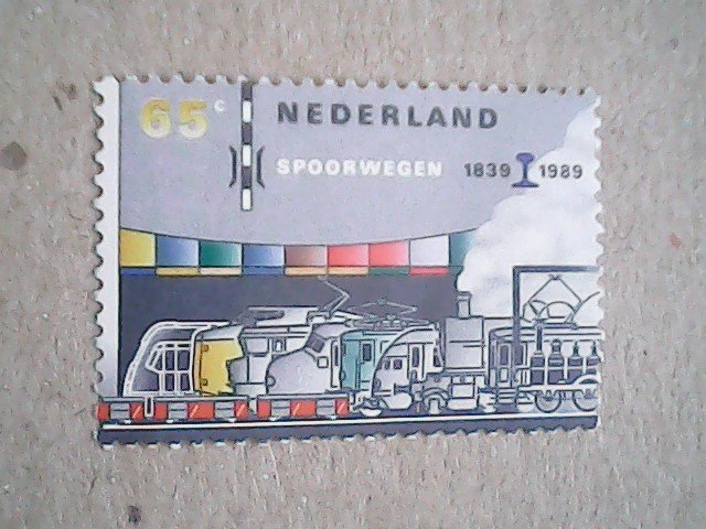 1989  Netherlands  #747  MNH  spot on back