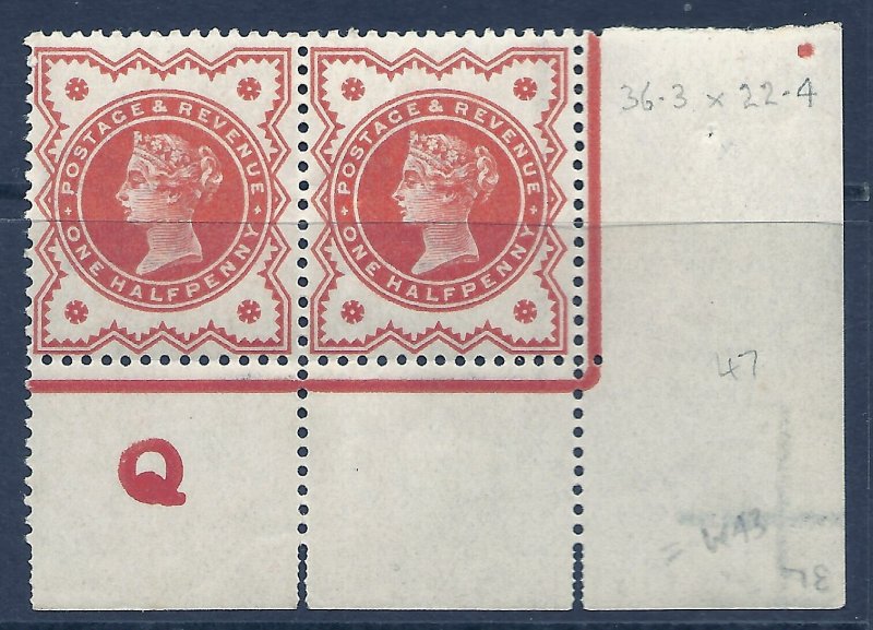 ½d Vermilion Control Q perf pair with blind Q UNMOUNTED MINT/MNH 