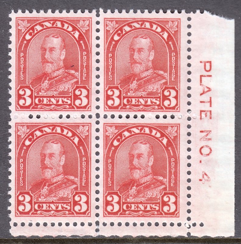 Canada - Scott #167 - Blk/4 - MH/MNH - 2L MH, 2R MNH, selvage thin - SCV $19.50