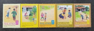 *FREE SHIP Children's Traditional Games I Malaysia 2000 Kites Play (stamp) MNH