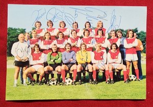 Vintage German AU signed photo postcard Soccer club Team 1 FC KOLN 1974/75