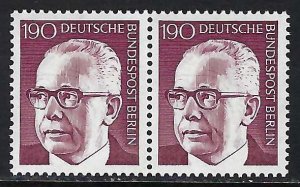 Germany Berlin 9N300B MNH PAIR R10-136-1