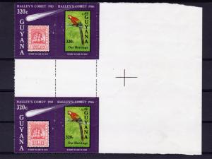 Guyana 1986 Sc#1461 Halley's Comet/Parrots/ inter-paneau se-tenant gutter-pairs