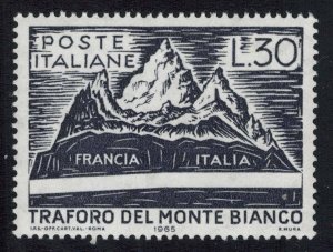 Italy Scott 913 Mint never hinged.
