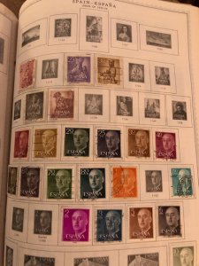 Master Global Stamp Album with 2589 stamps - See Scans and Description