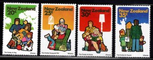 New Zealand Scott 726-729 MNH** Family and dogs stamp set 1981