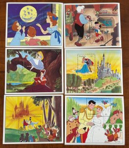 Grenada - Disney Classic Fairytales - Set of 6 Souvenir sheets and  Mounts - MNH