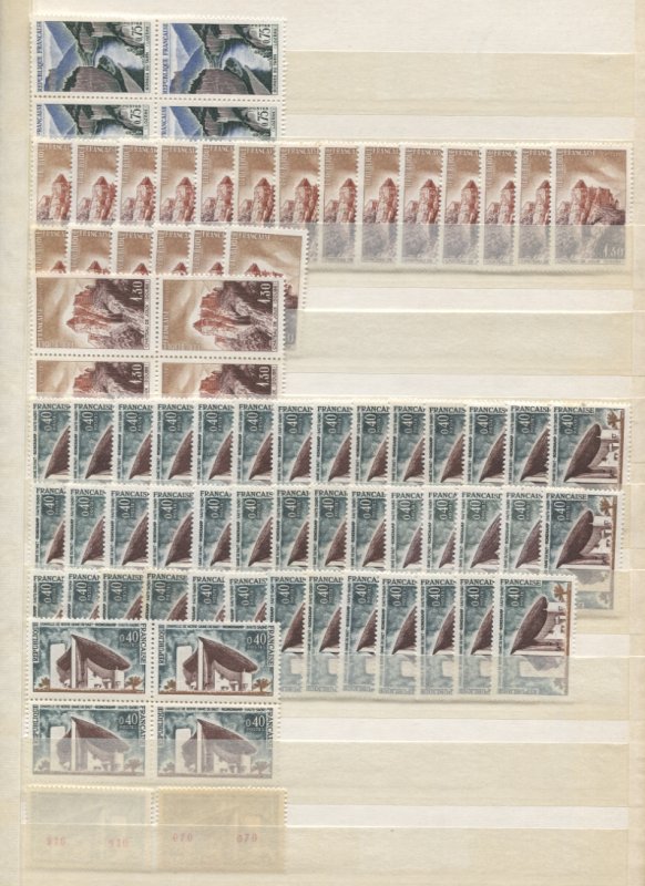 France Accumulation MNH CV$18400.00 1960-1999 Wholesale In 4 Albums